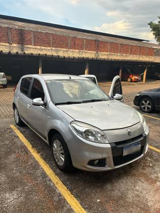 RENAULT SANDERO 1.6 PRIVILÉGE 16V FLEX 4P AUTOMÁTICO
